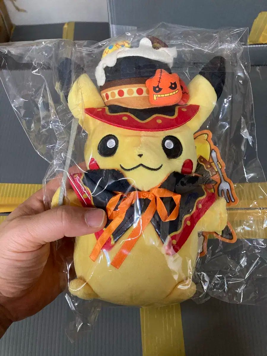 レア 希少 2009 ポケモンセンター ピンズ ハロウィン ピカチュウ ⑅⃛ ⁡ 𝖧𝖺𝗉𝗉𝗒 𝖯𝗂𝗄𝖺𝖼𝗁𝗎 𝖧𝖺𝗅𝗅𝗈𝗐𝖾𝖾𝗇