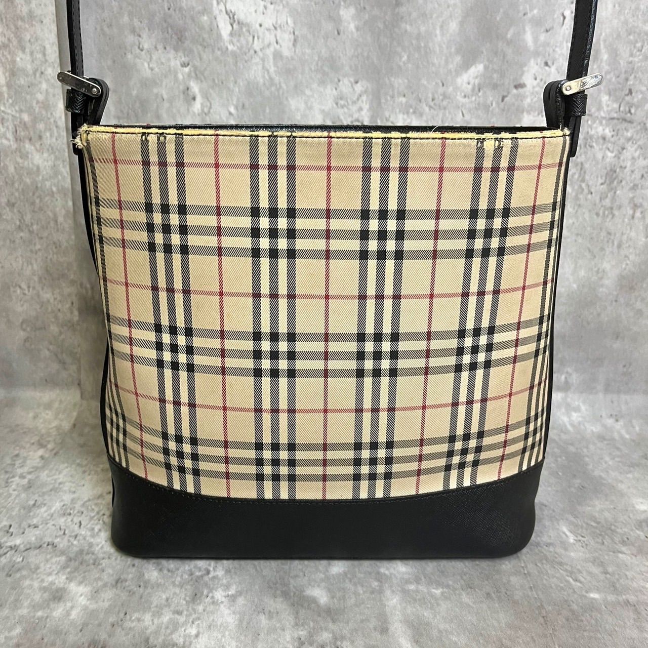 バーバリー トートバッグ ノバチェック シルバーロゴ バケツ型 バーバリー トートバッグ ノバチェック シルバーロゴ バケツ型