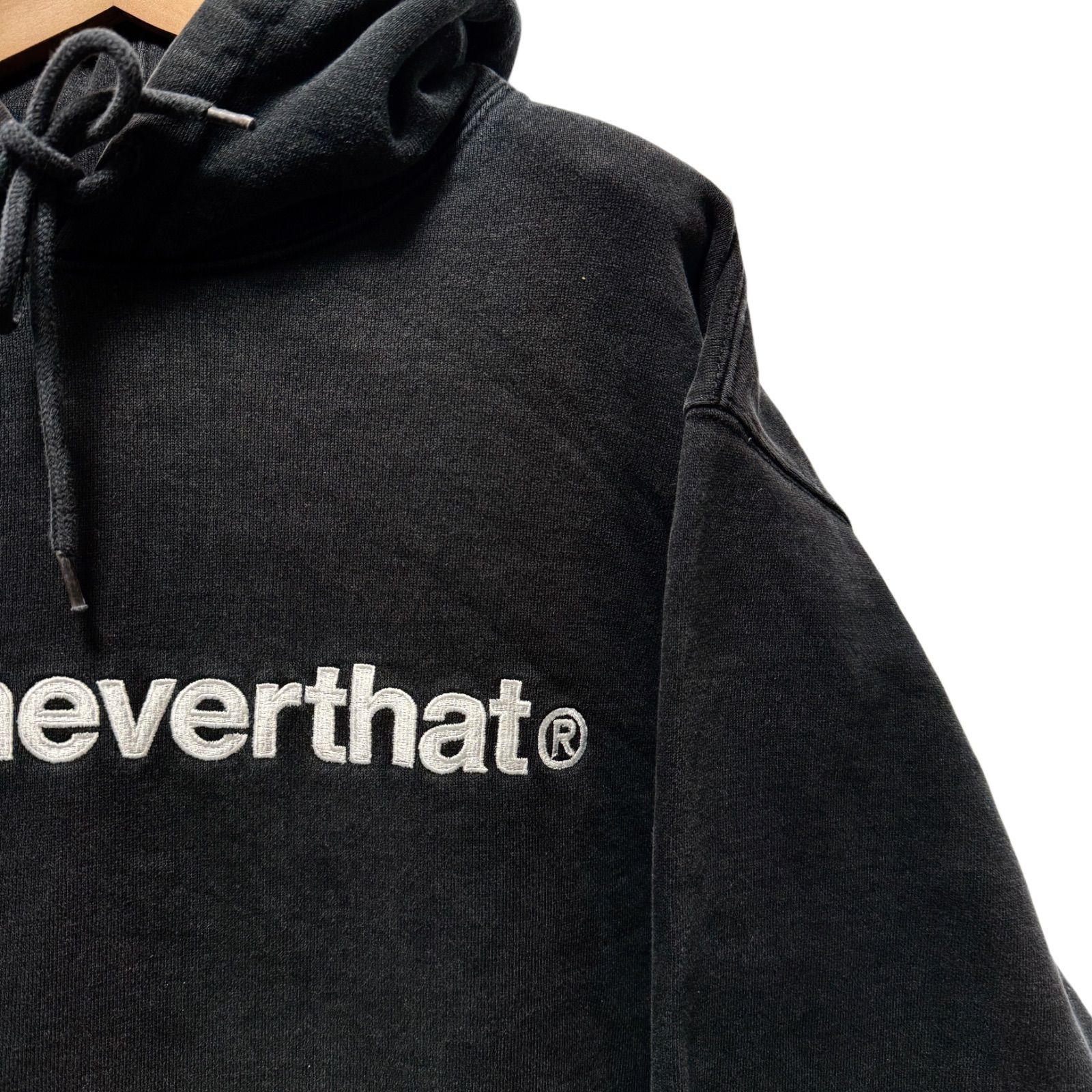 美品 Thisisneverthat パーカー Lサイズ 刺繍ロゴ ボックスシルエット 