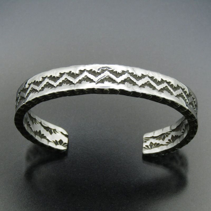 Sunshine Reeves ナバホ族 バングル 4面スタンプワーク サンシャインリーブス ヘビーゲージ ブレスレット 80007176