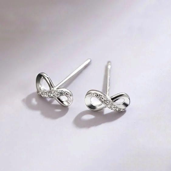 044 シルバー925 ダイヤ エタニティ 無限大 ∞ピアス インフィニティモチーフ スタッドピアス 一粒デザイン 上品 シンプル エレガント 感 清楚 普段使い オフィス デート フォーマル 結婚式 入学式 卒業式 おしゃれ 大人可愛い 高見え