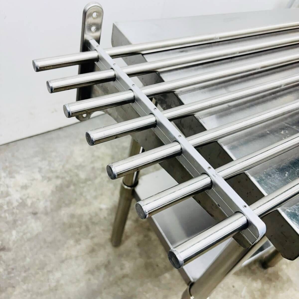 業務用　ステンレス壁掛けパイプ棚　Ｗ１５００ 業務用 ステンレス壁掛けパイプ棚 W1500 業務用壁取付パイプ棚