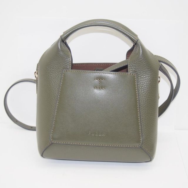 FURLA バッグ保存袋付き