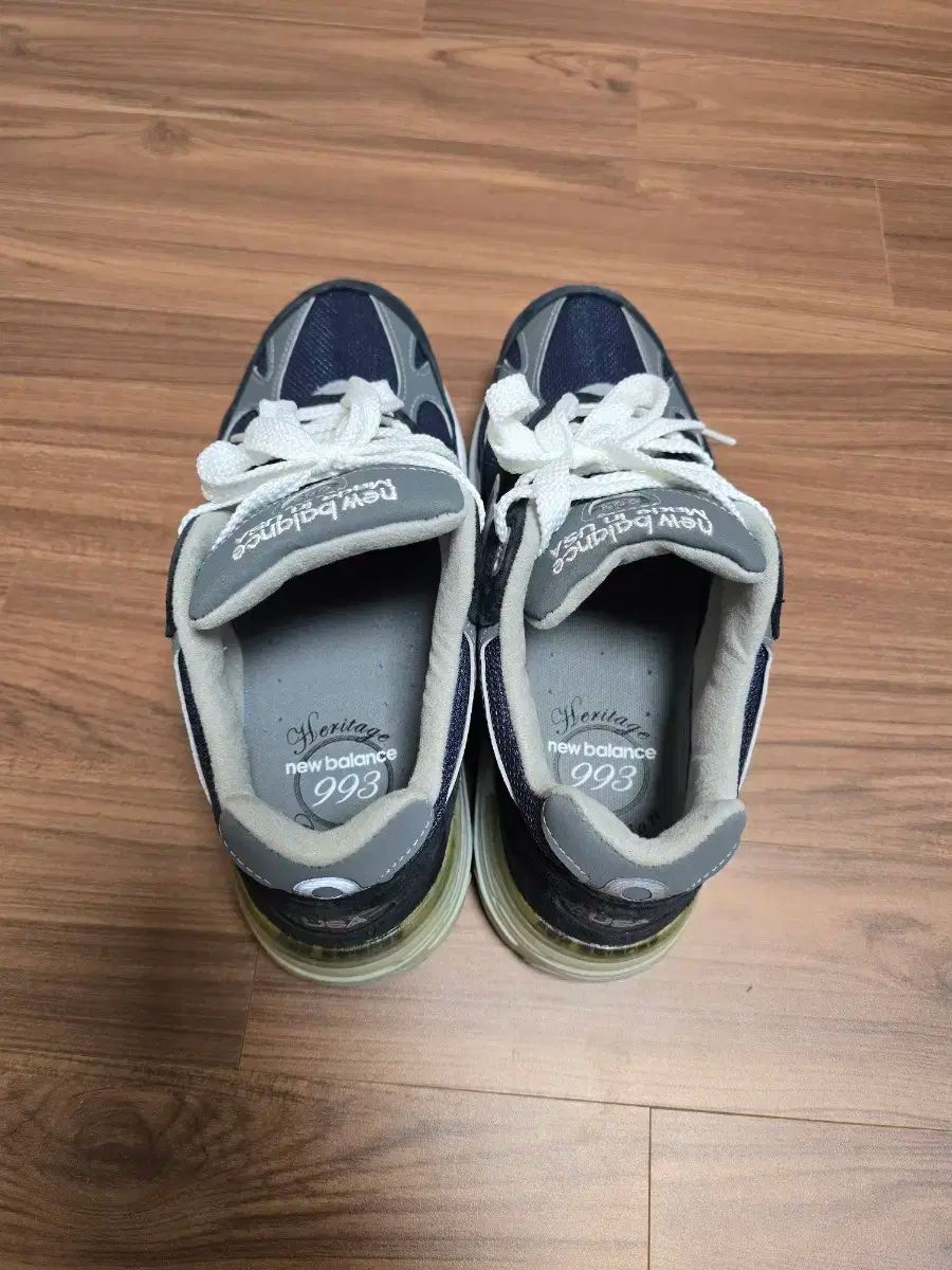 993