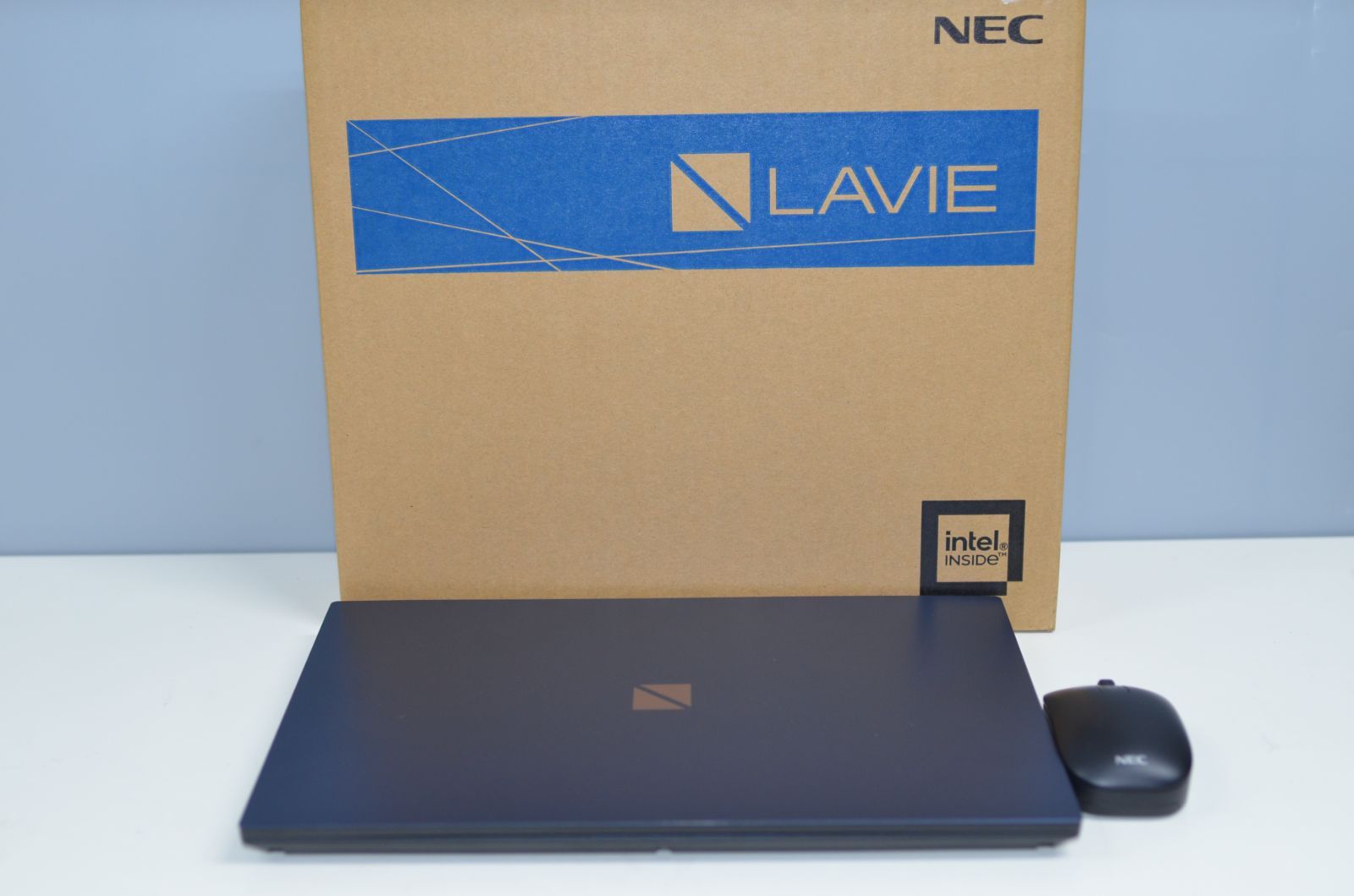 美品ノートパソコン NEC N1475/B Windows11+office core i7 1165G7