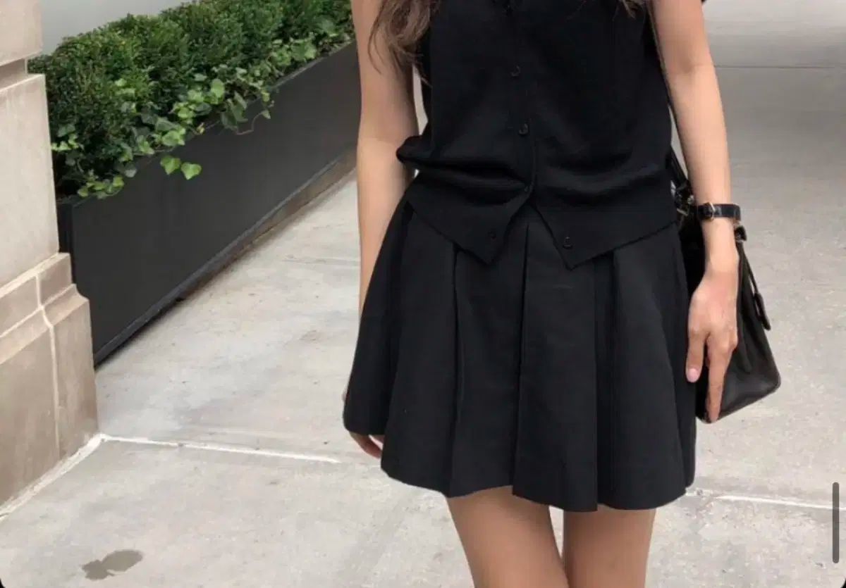 The Barnnet ザ バーネット Black Blair Pleated Mini Skirt