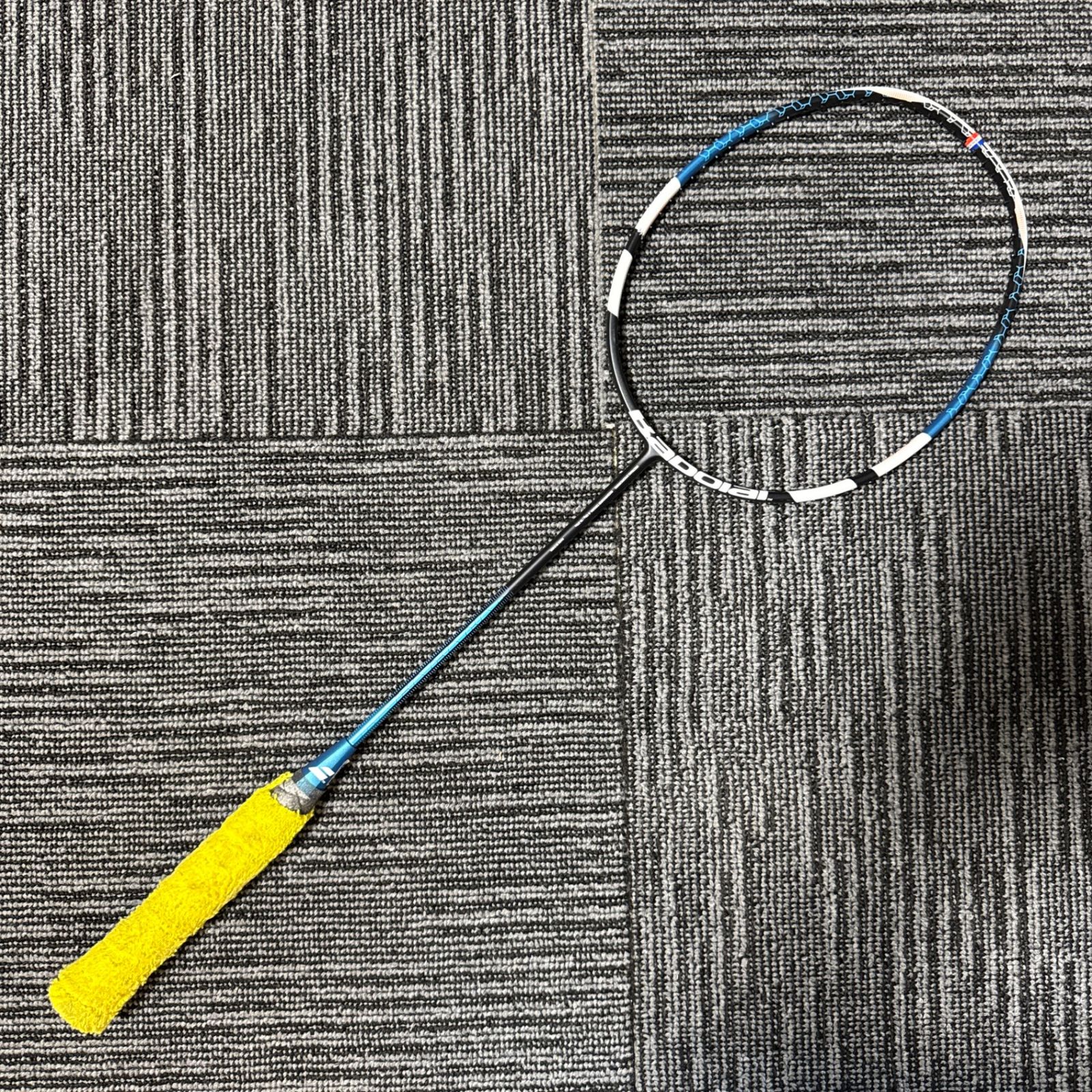 バボラサテライトグラビティ74美品 サテライト（バボラ） BabolaT サテライト グラビティ 74 【ガット張