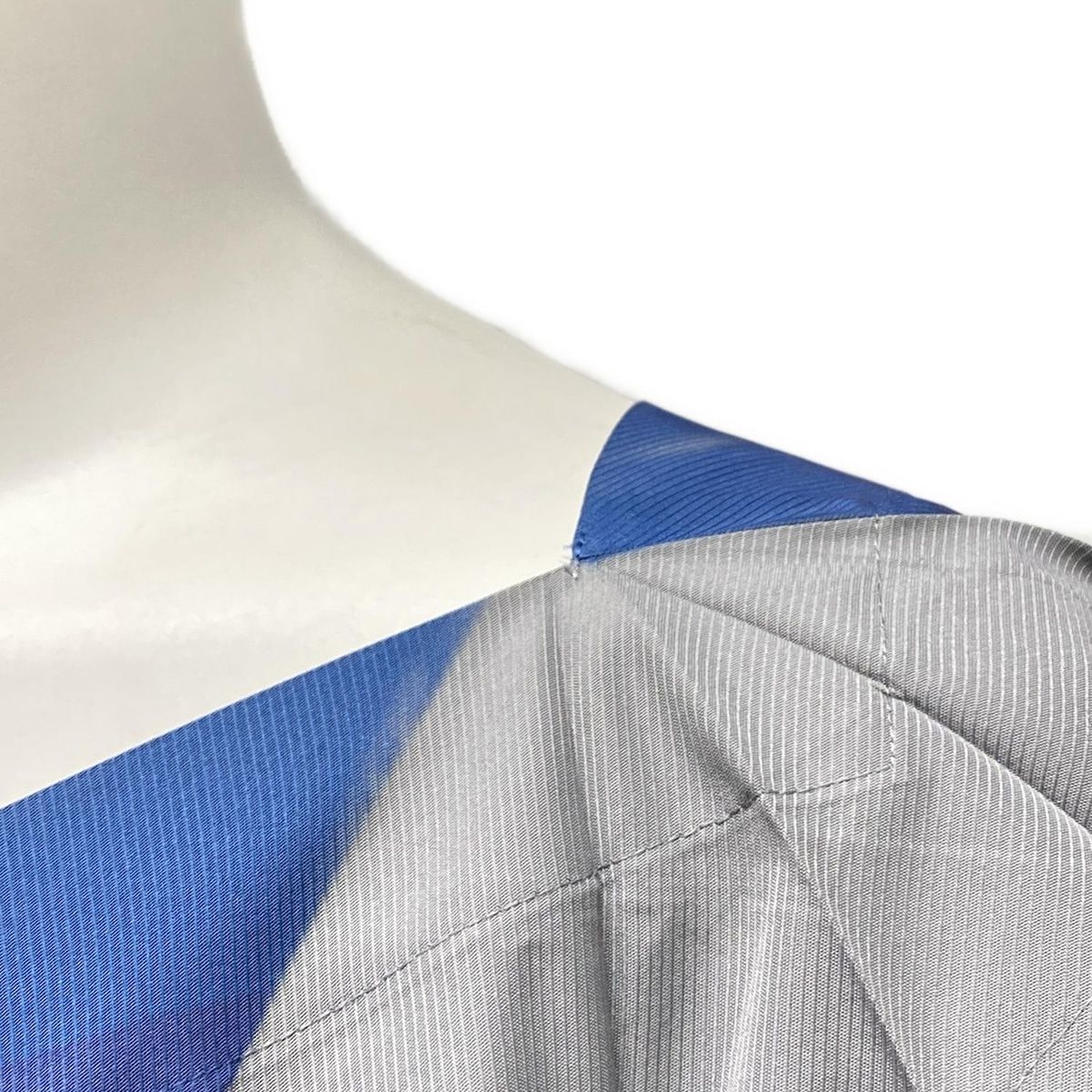 グレー×ブルー×マルチ