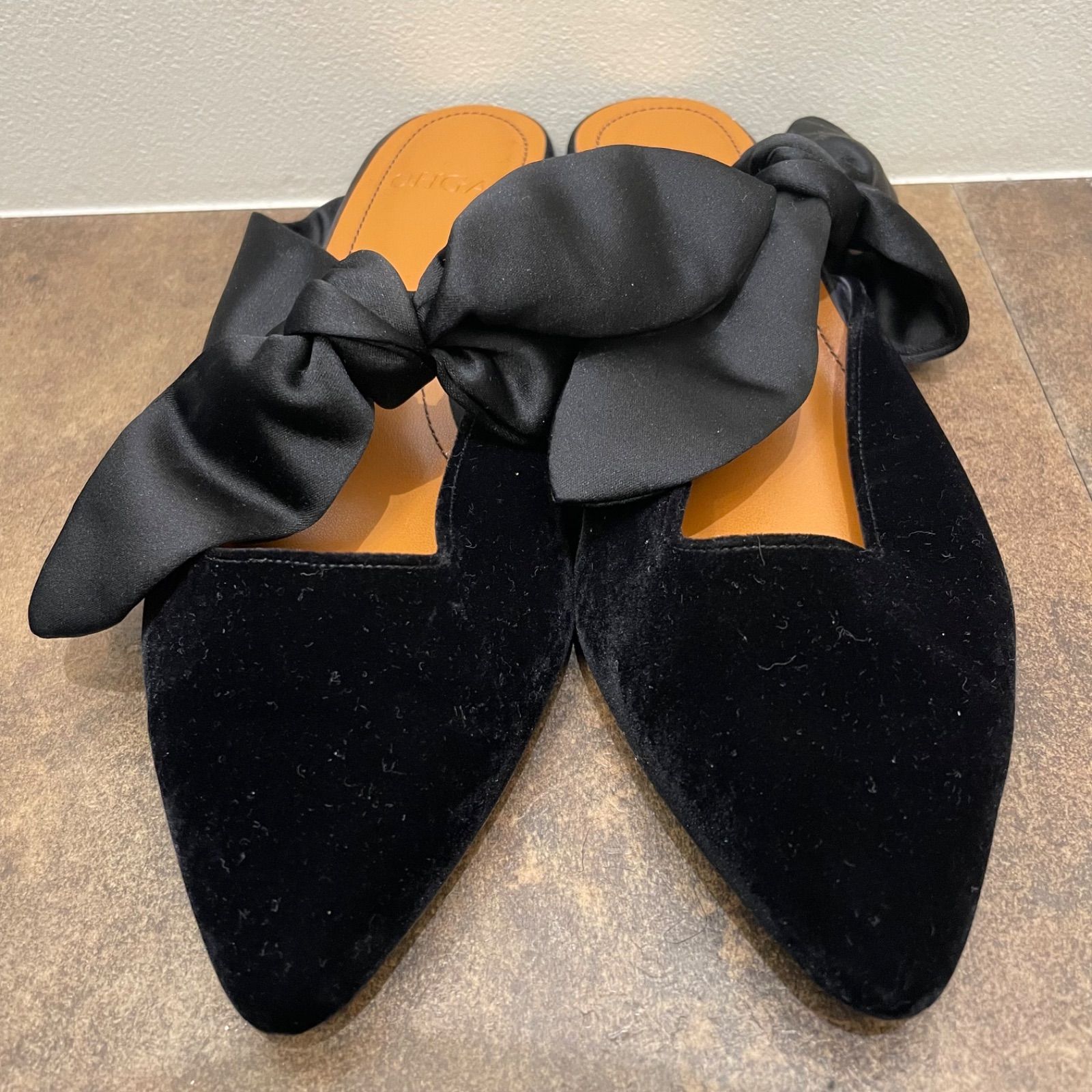 OHGA オーガ ポインテッドトゥベロアパンプス フラットシューズ S