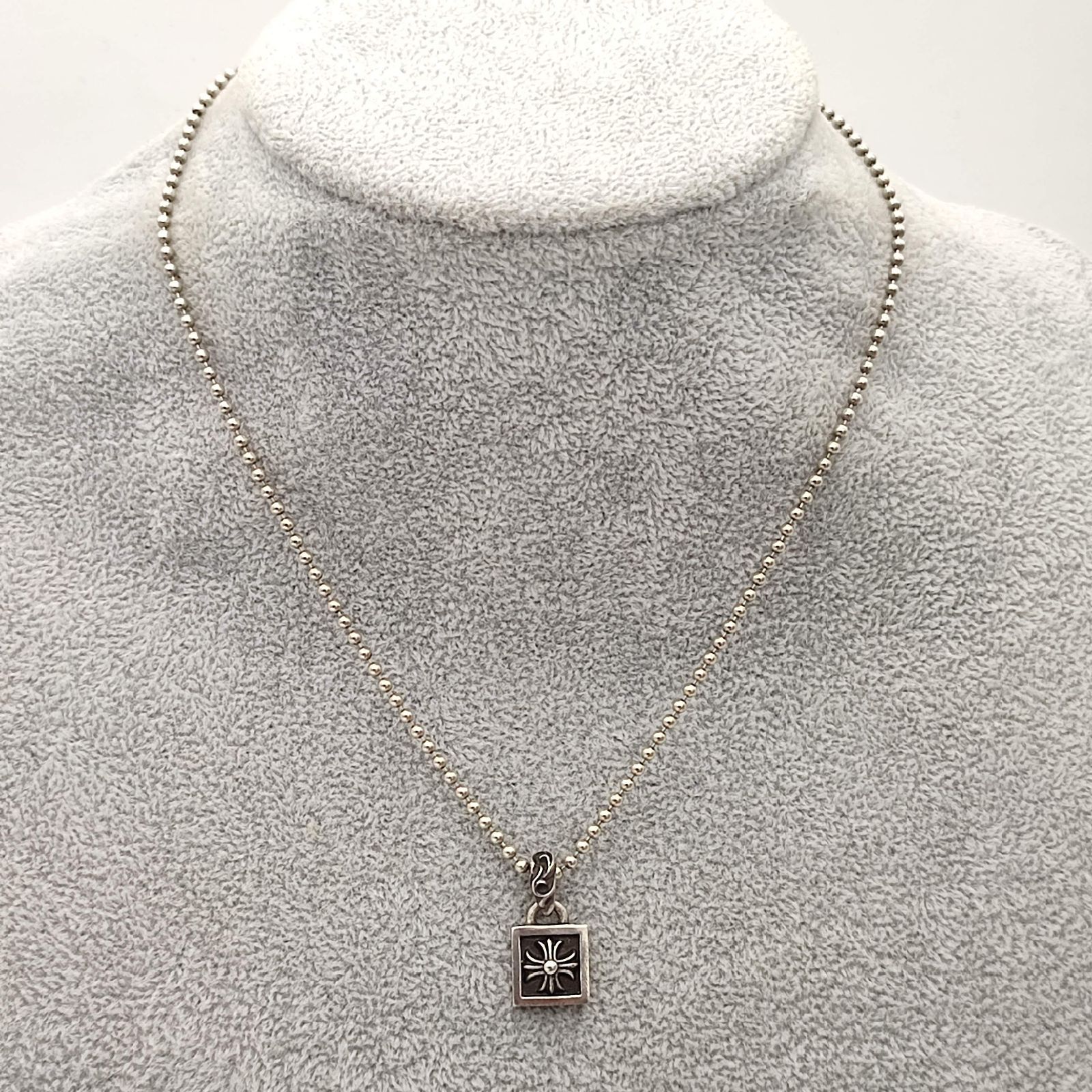 美品】クロムハーツ フレームド CH プラス チャーム ネックレストップ