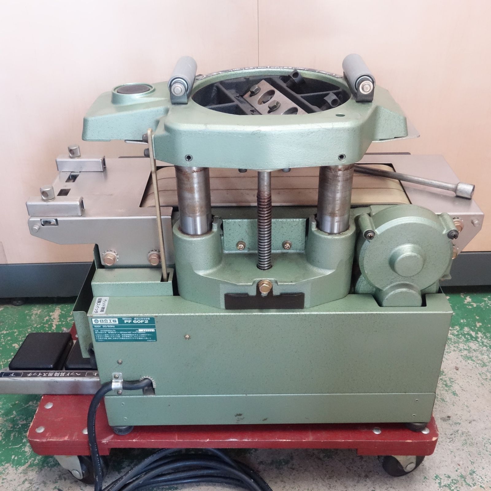 ☆ HITACHI 日立 PF60F2 超仕上かんな盤 電動カンナ ペダルスイッチ付き