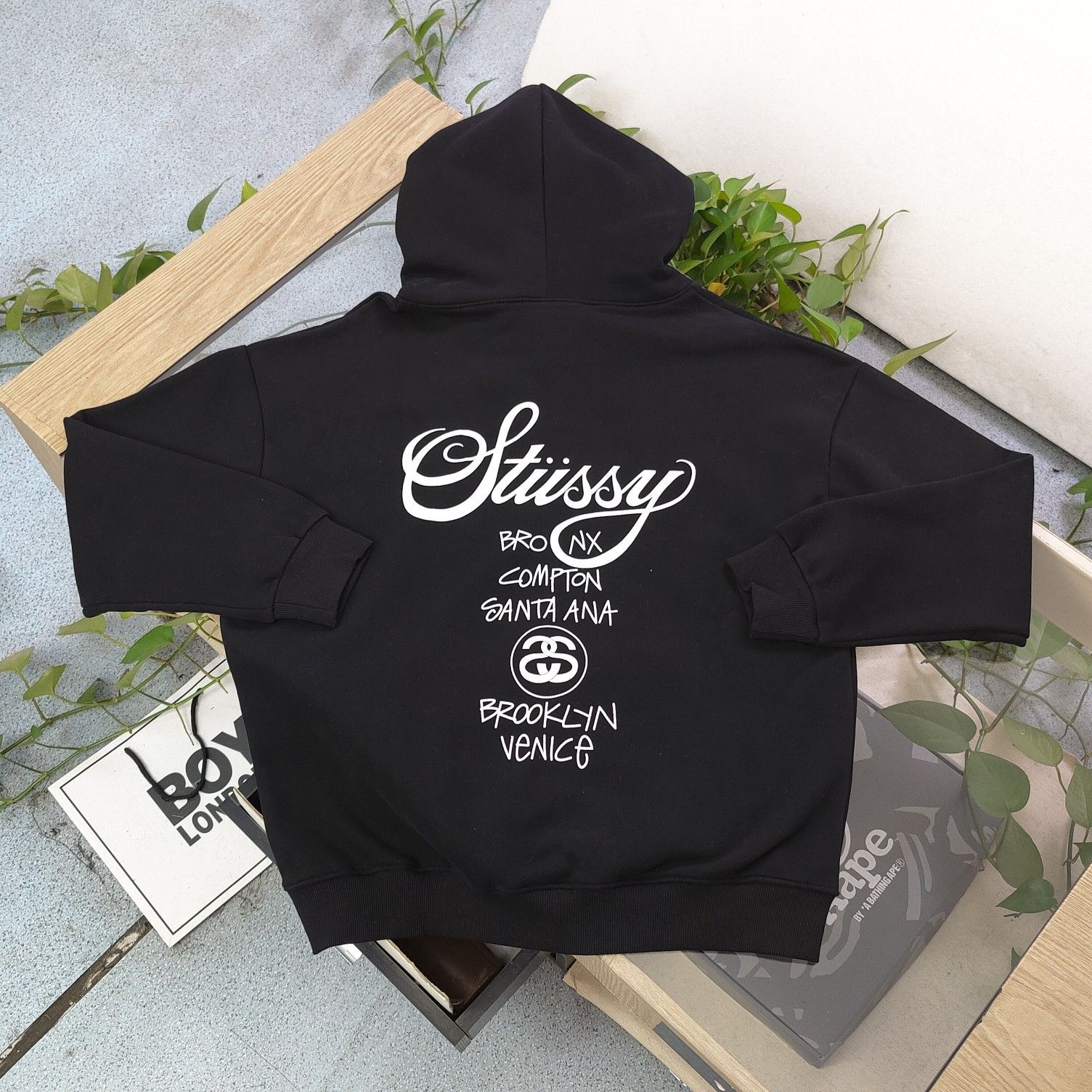 Amazon.co.jp: [ステューシー] スウエットパーカー ワールドツアー グラフィックプリント WORLD TOUR HOODIE  2COLORS [並行輸入] (S, グレー) : ファッション