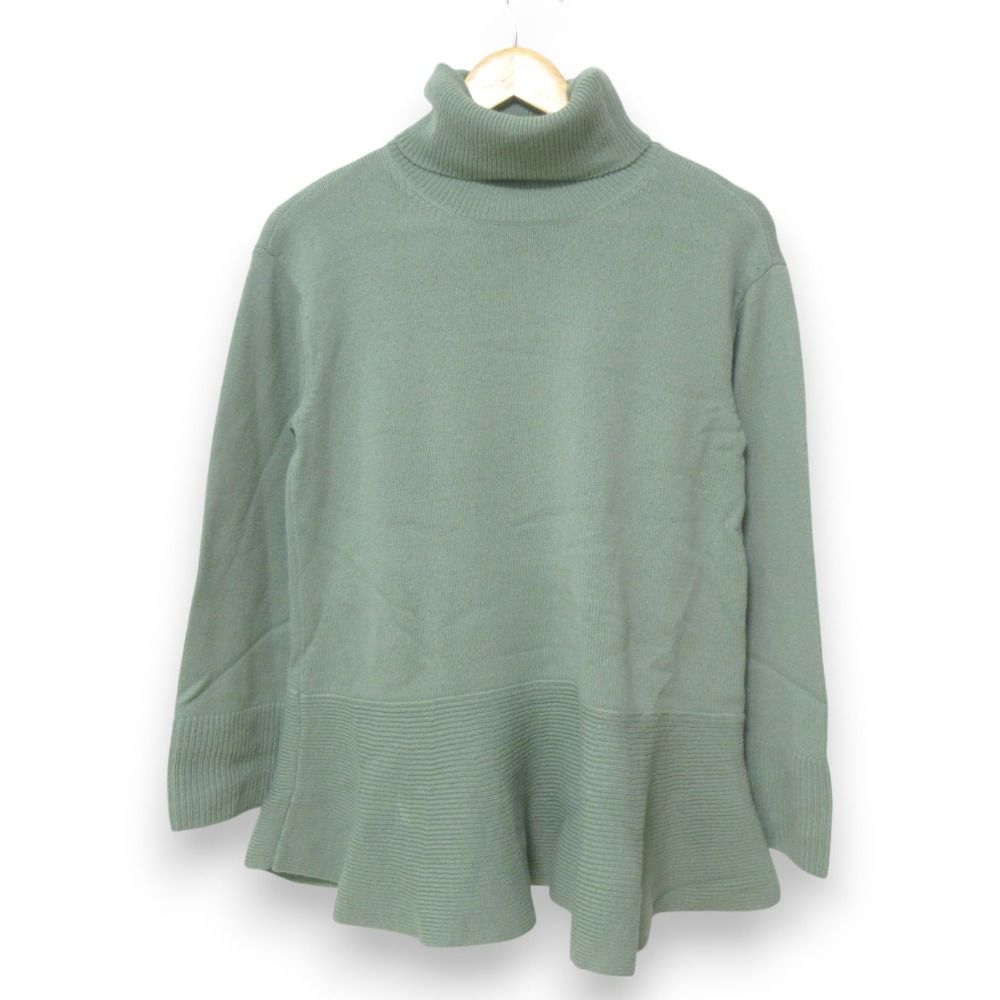 FOXEY NEW YORK フォクシーニューヨーク　ペプラム トップス＊ PLEATED PEPLUM TOP OUTFIT . プリーツのペプラムが美しい