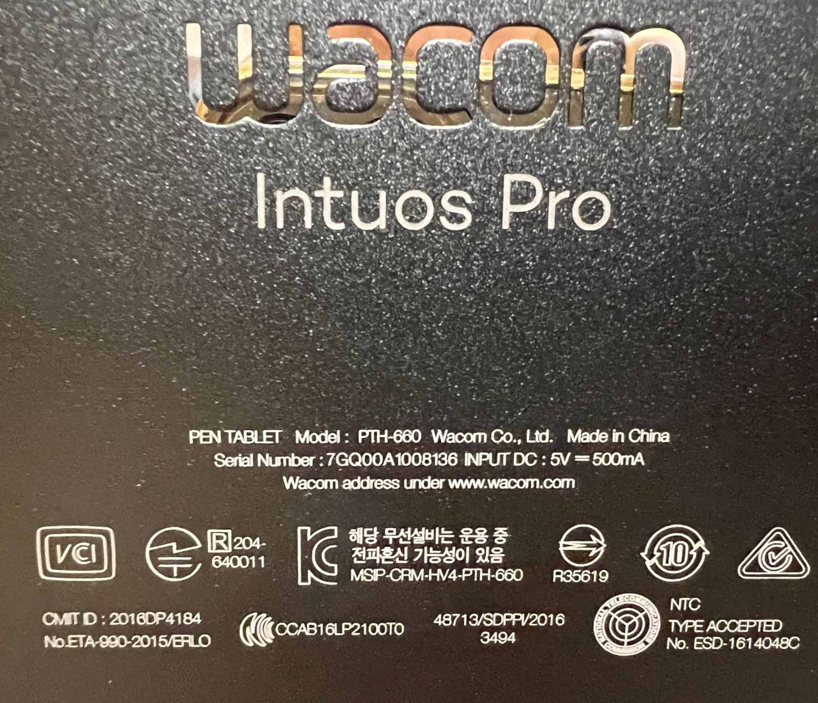 ワコム ペンタブレット PTH-660/K0 Wacom Intuos Pro Mサイズ プロ 板 