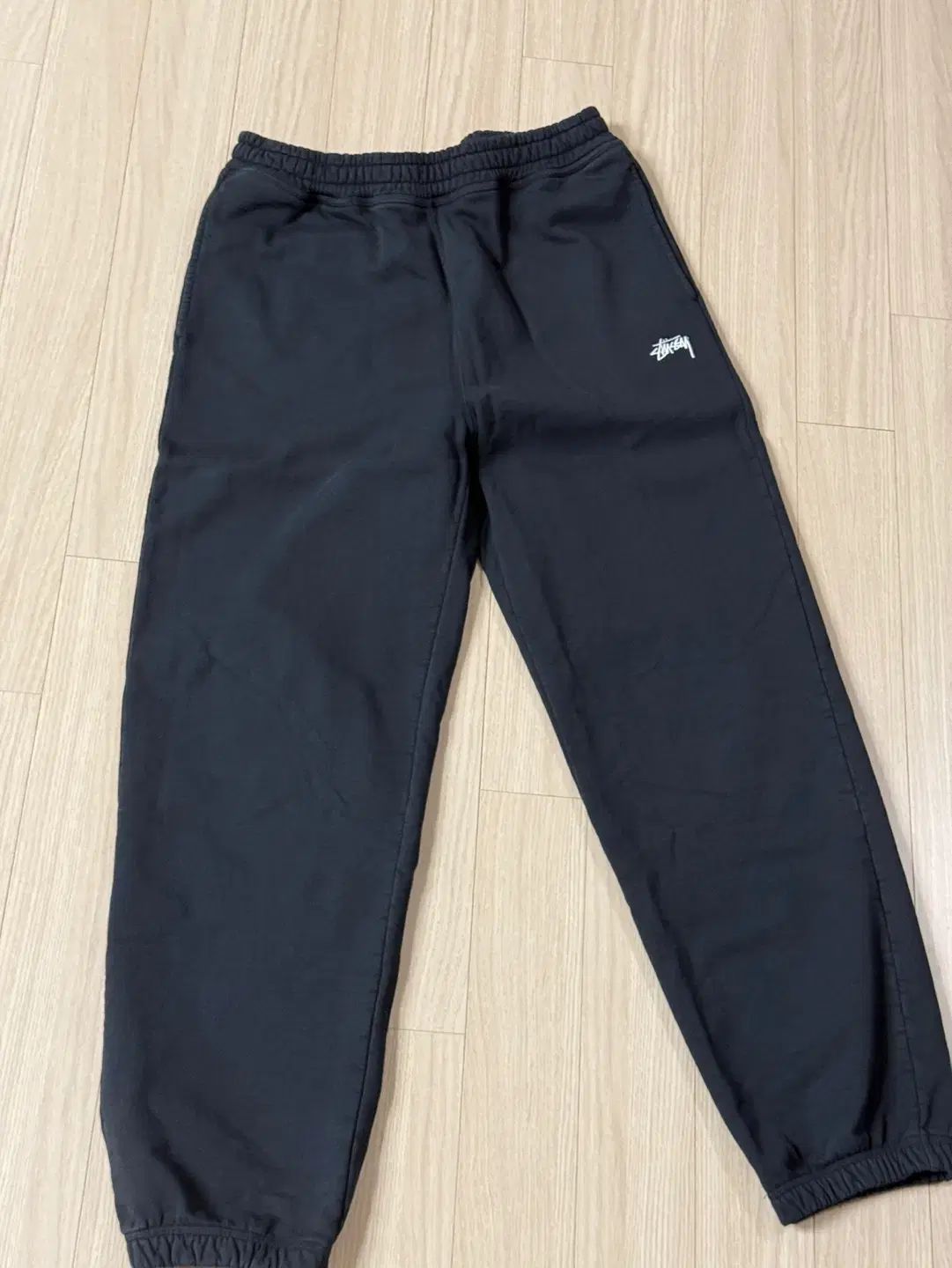 M ストゥージー ストックロゴ パンツ 黒 裏起毛