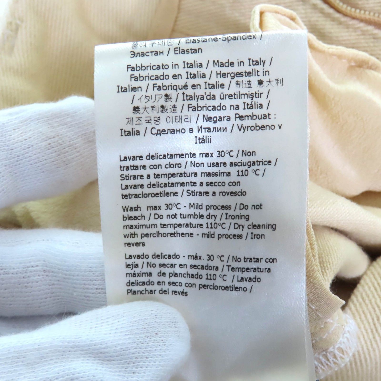 極美品☆FENDI フェンディ FR6169 ロゴボタン付 ロゴ刺繍入り 無地