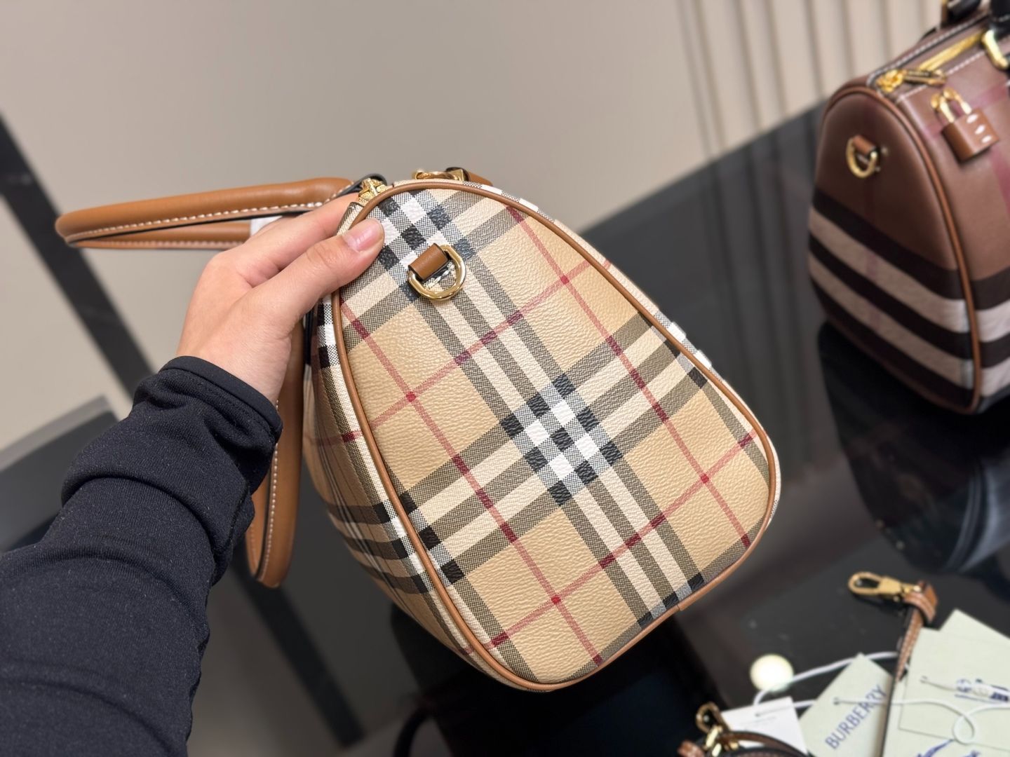 Burberry 8093651B8764 関税送料込 今日特価】Burberry ピローバッグ 31×21cm-WTO輸入 - メルカリ