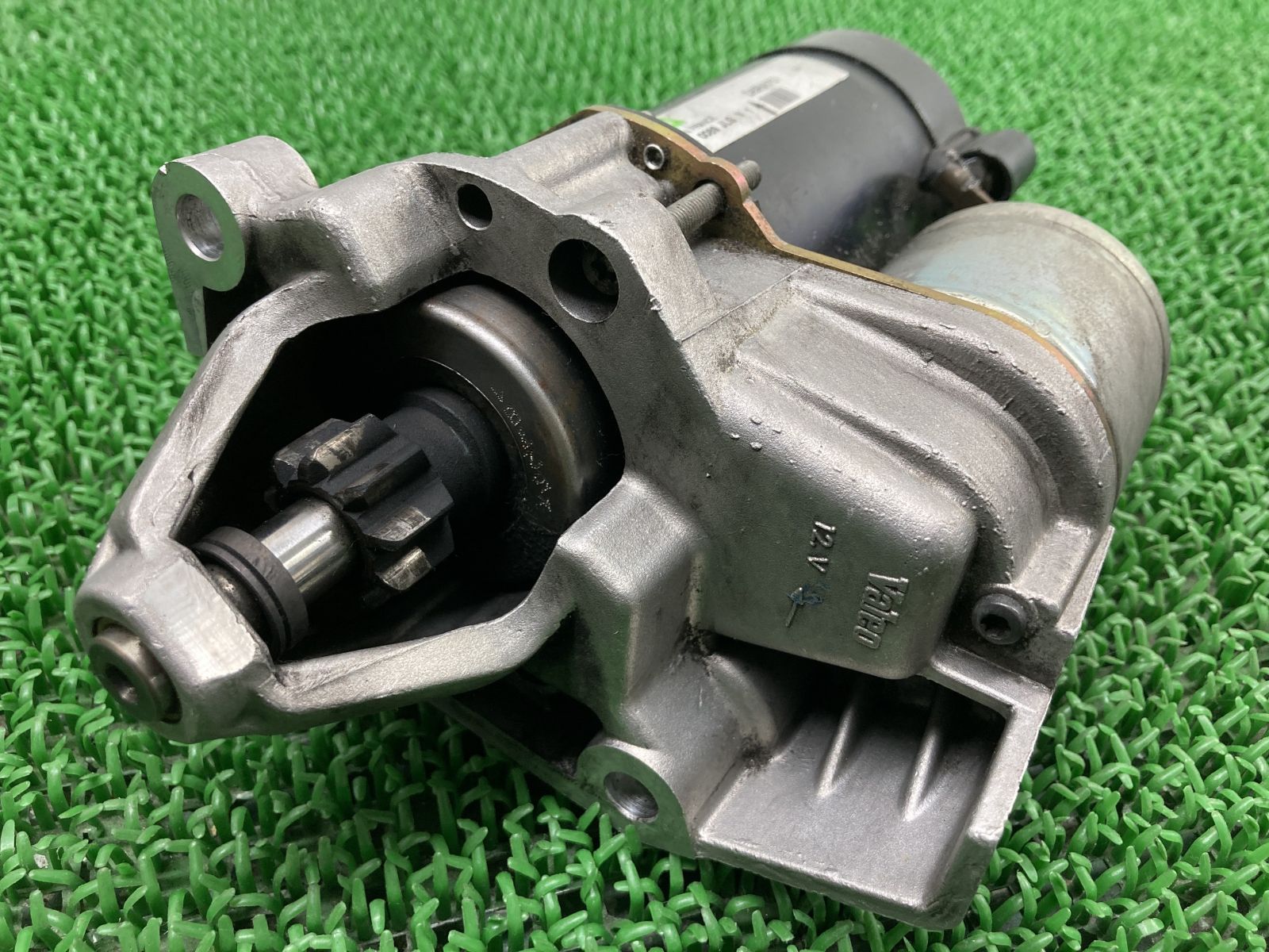 R1100