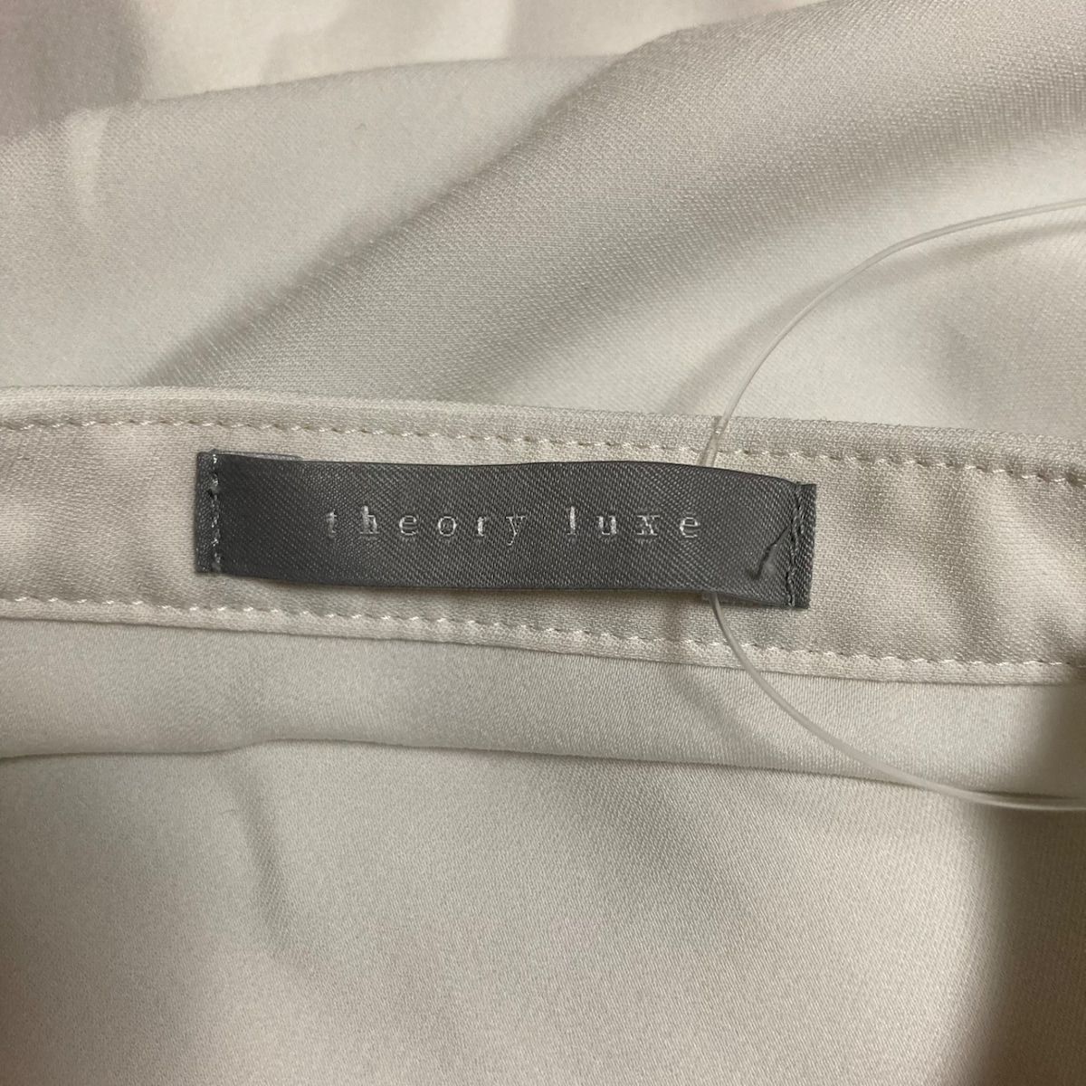 theory luxe(セオリーリュクス) チュニック サイズ38 M レディース - アイボリー その他 襟/ノースリーブ