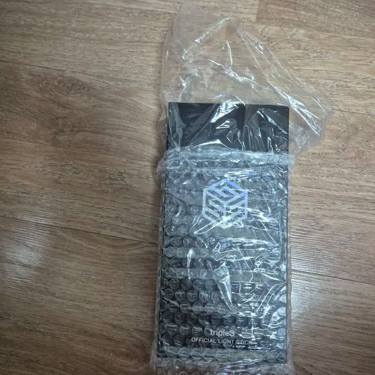 tripleS トエス ペンライト 未使用 tripleS ユヨン ペンライト トレカ