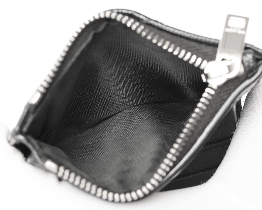 サンローラン / SAINT LAURENT　モノグラム バイフォールドウォレット　575879　グレイン ド プードルエンボスレザー　ブラック  【中古】 商品番号 T-159337 サンローラン / SAINT LAURENT モノグラム バイフォールドウォレット