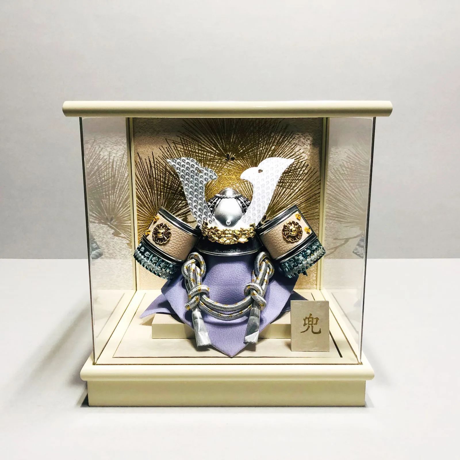 新品・送料込】 五月人形 兜飾り アクリル ケース（6号 光 D） 兜 端午