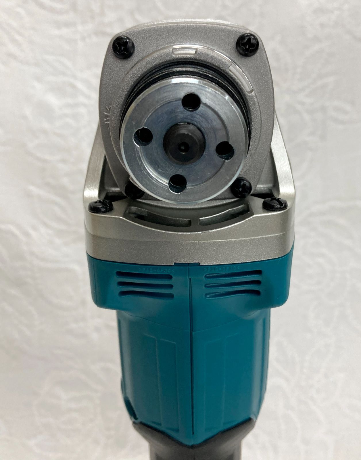 値段が安い 〇 マキタ makita 100mm 充電式ディスクグラインダ GA404DN 本体のみ ディスクグラインダー BL MOTOR LXT BRUSHLESS