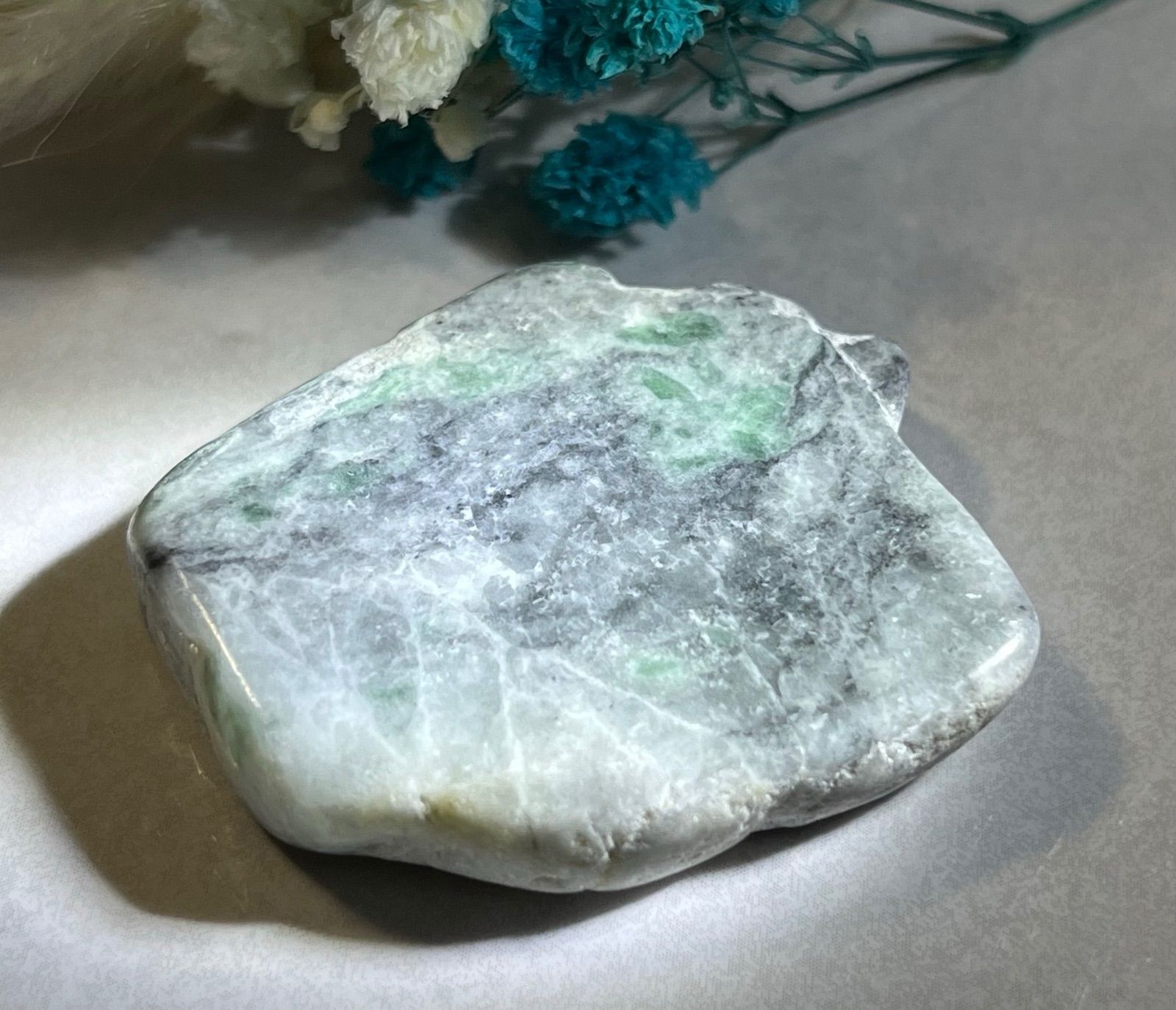 長寿の御守り✨ 糸魚川 翡翠 原石 ジェダイド タンブル - メルカリ