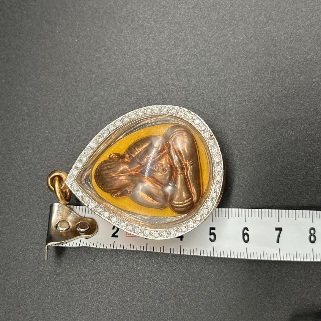 目隠しの金運ピッター　借金債務の完済と御守護　ルアンポーチュン師　プラクルアン プラクルアン プラピッター お守り 守護 開運 御守り 豪華な枠付