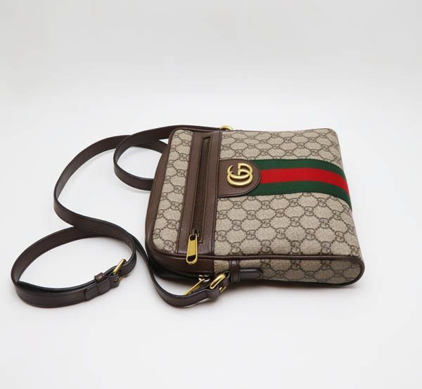 希少●美品●GUCCI グッチ ショルダーバッグ メッセンジャー GGスプリーム グッチ GGスプリーム ショルダーバッグ メッセンジャー ‎547926