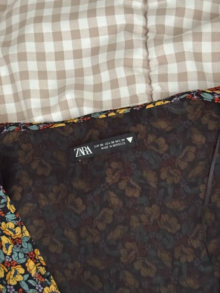 Zara yellow flower dress 黄色 フラワー ワンピース