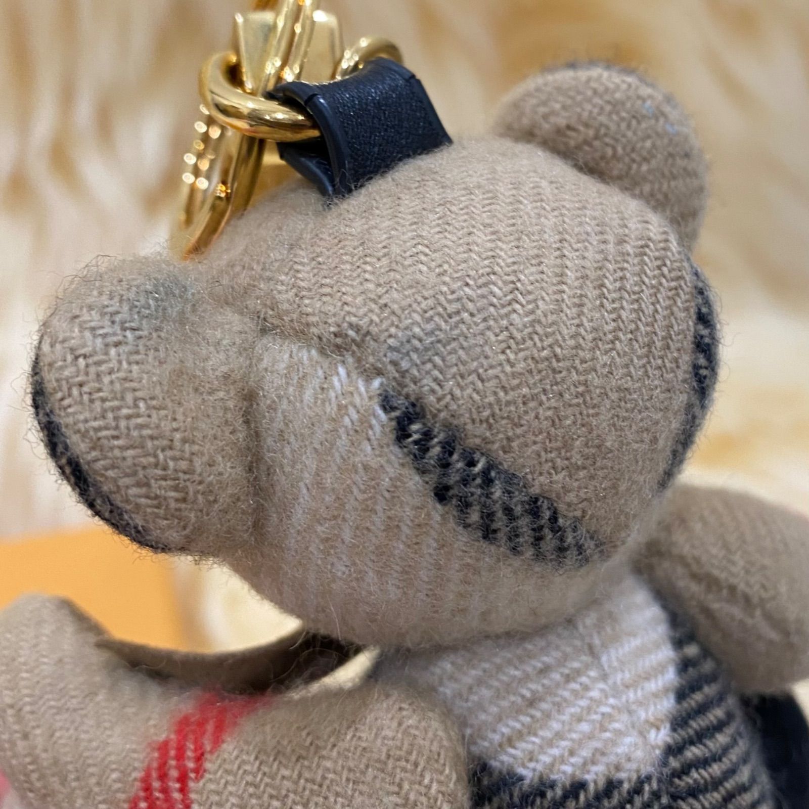 バーバリー Burberryトーマスベア チャーム ウィズ ボウタイ カシミヤ