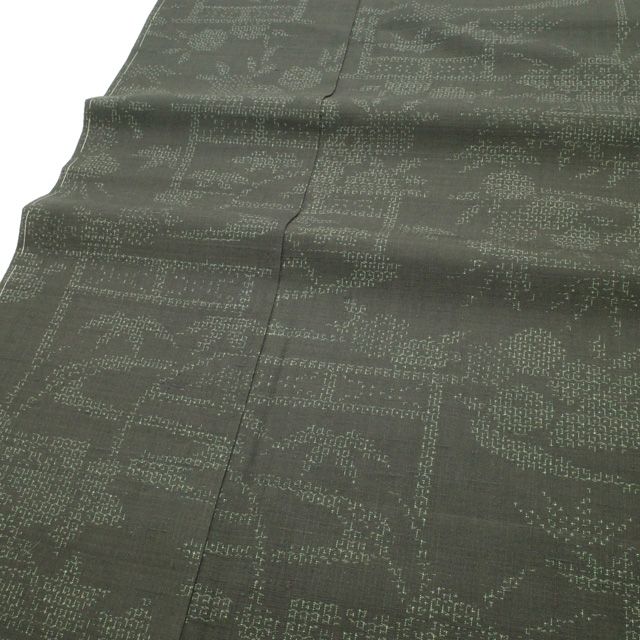 すごい値！ 結城紬 未使用 着物 袷 正絹 80亀甲 濃茶グレー 流水 草花 新古品 仕立て上がり 身丈160 裄丈66 Ｍサイズ みやがわ nek01394 すごい値！ 結城紬 未使用 着物 袷 正絹 80亀甲 濃茶グレー 流水 草花