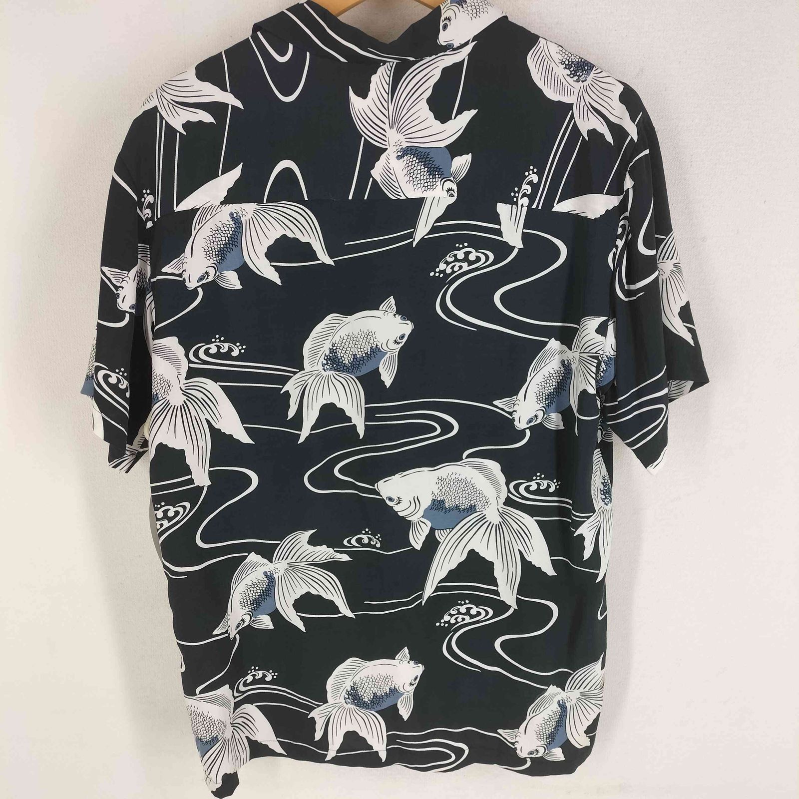 IOLANI イオラニ アロハシャツ 黒 フィッシュ 金魚 楽天市場】アロハシャツ｜イオラニ（IOLANI）｜iola-102307 金魚