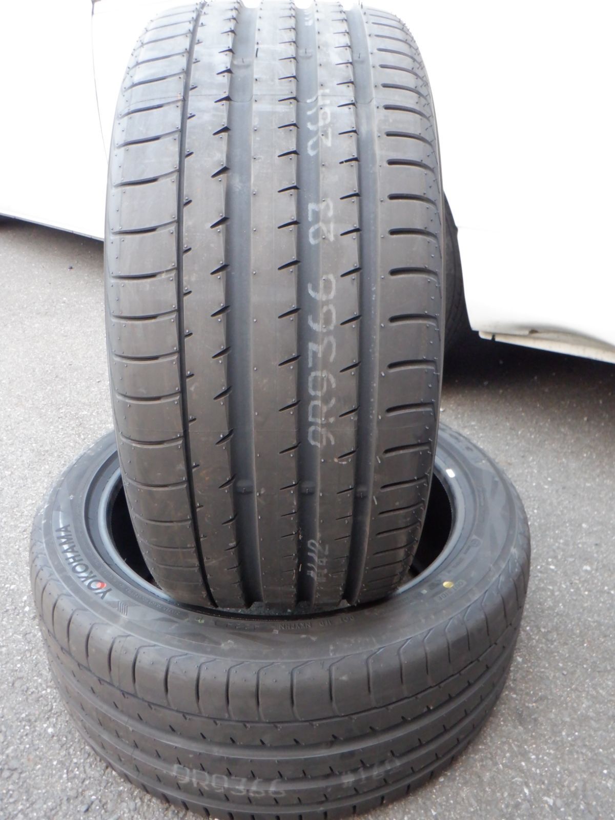 275 40ZR19 ２本 ヨコハマ アドバンスポーツV105 BMW承認タイヤ ５シリーズ ６シリーズ ７シリーズ M5 X3 X4 ｉ５