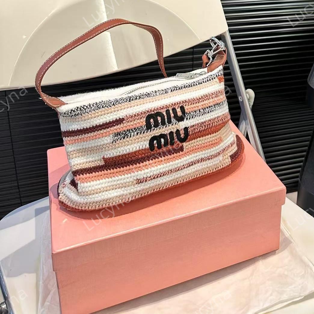 MIUMIU ニットショルダーバッグ