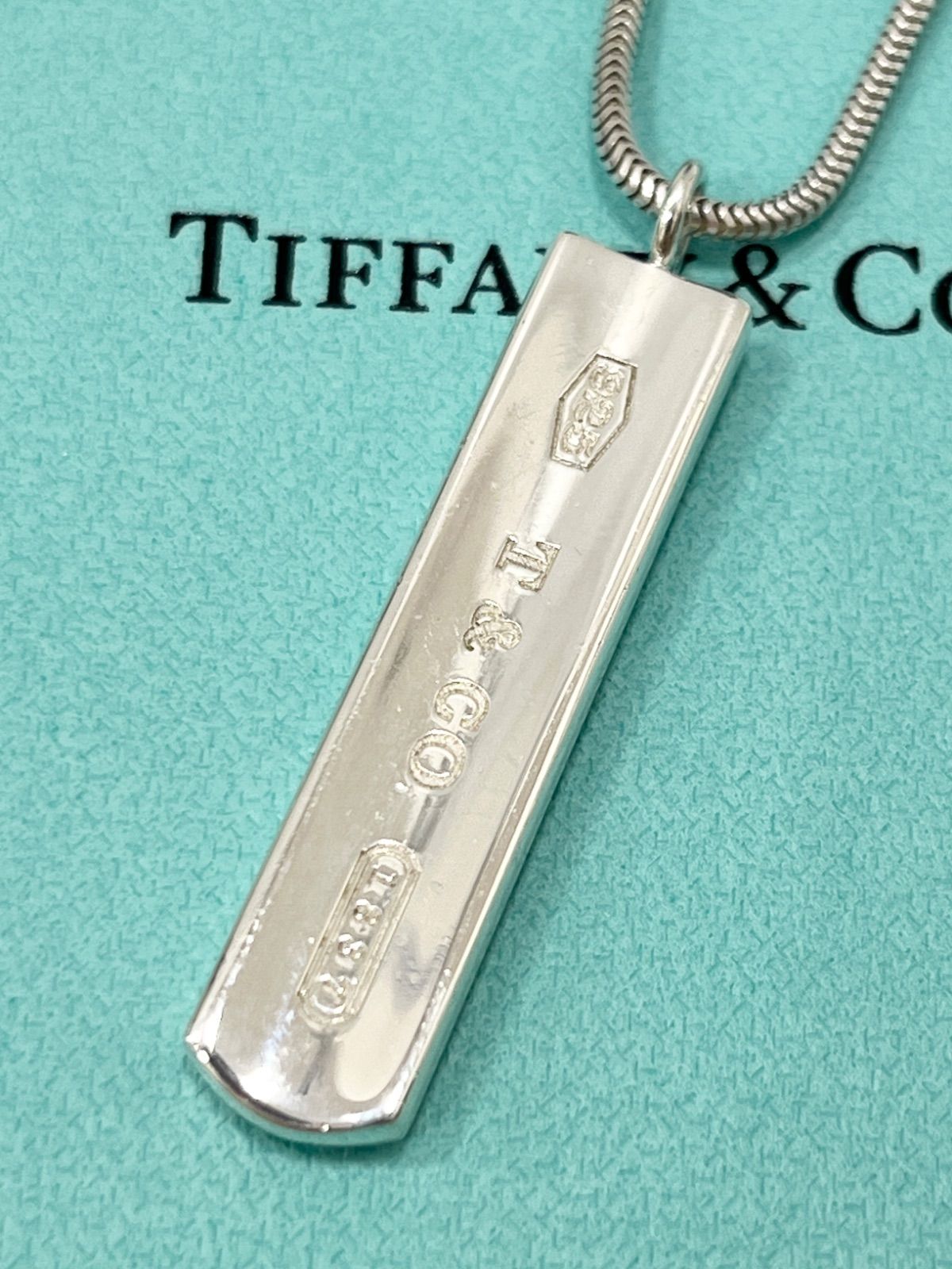 【新品仕上げ】 Tiffany ティファニーナローバーネックレス 新品仕上げ済み】ティファニー ナローバーネックレス - メルカリ