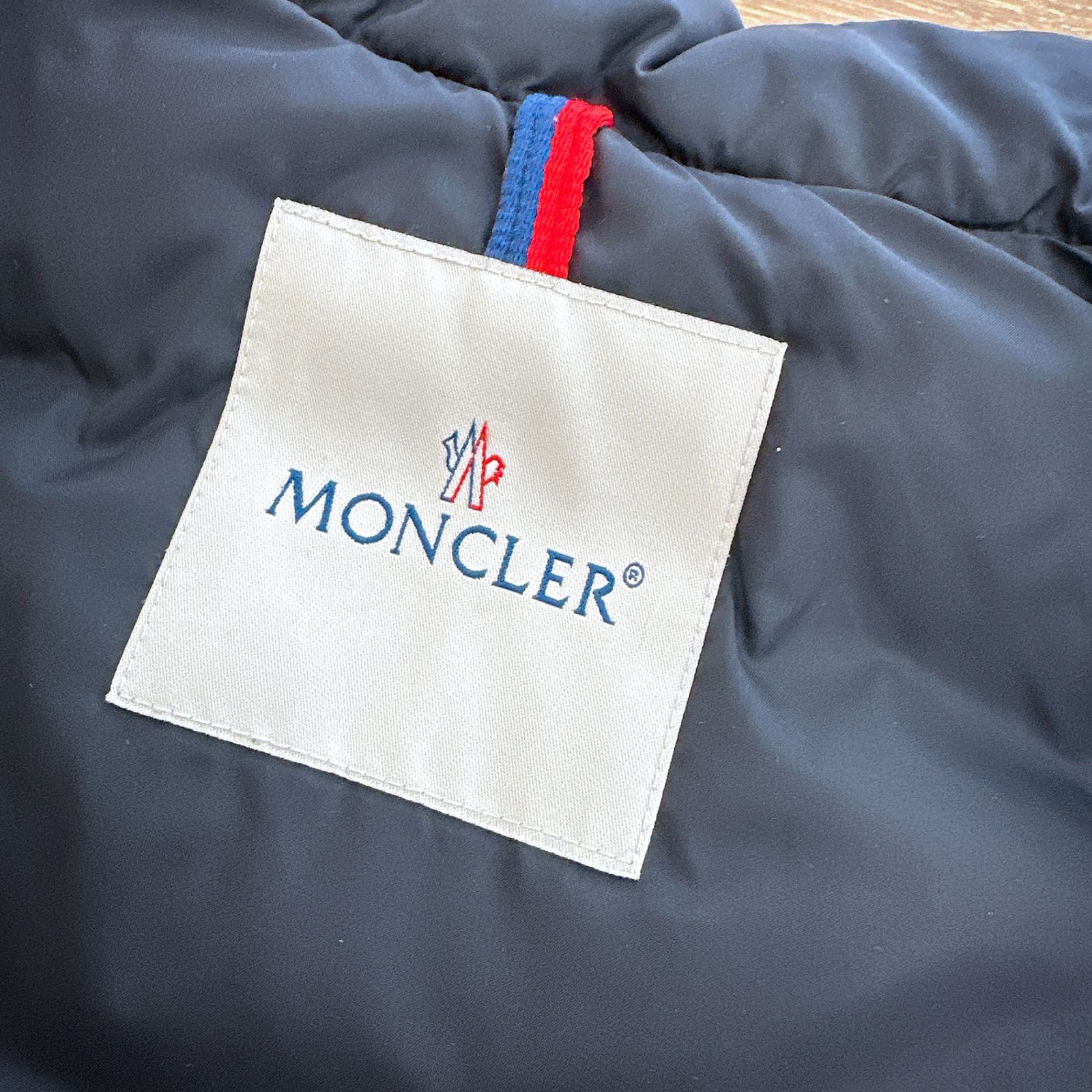 ⭐︎モンクレール⭐︎ベスト⭐︎104センチ MONCLER (モンクレール) BIGワッペン フルジップ ダウンベスト