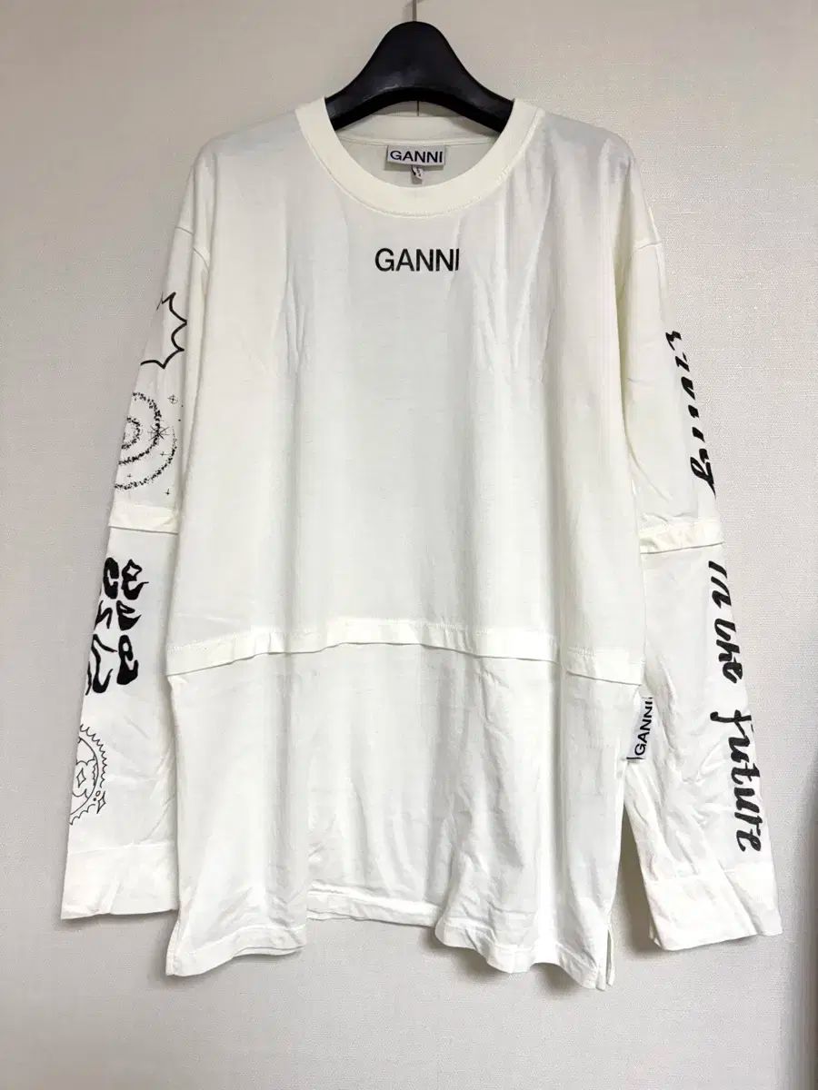 GANNI ガニー Ganni Space Graphic Long Sleeve T