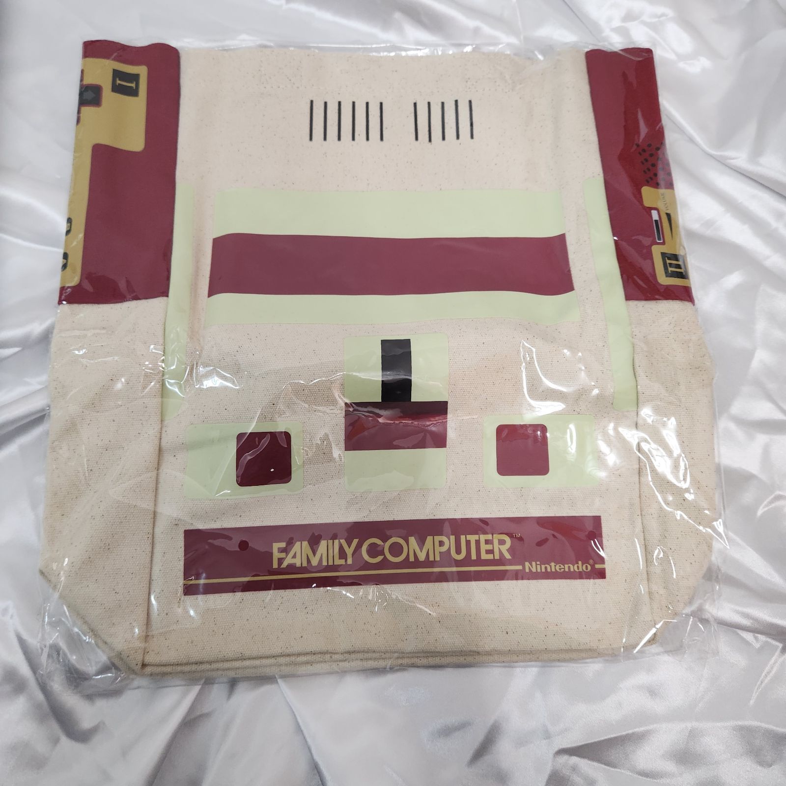 全品10％ポイント還元！ 在庫限り 任天堂純正品 ファミリーコンピュータ コントローラー ファミリーコンピュータトートバッグ ステッカー 同梱 通販特価!