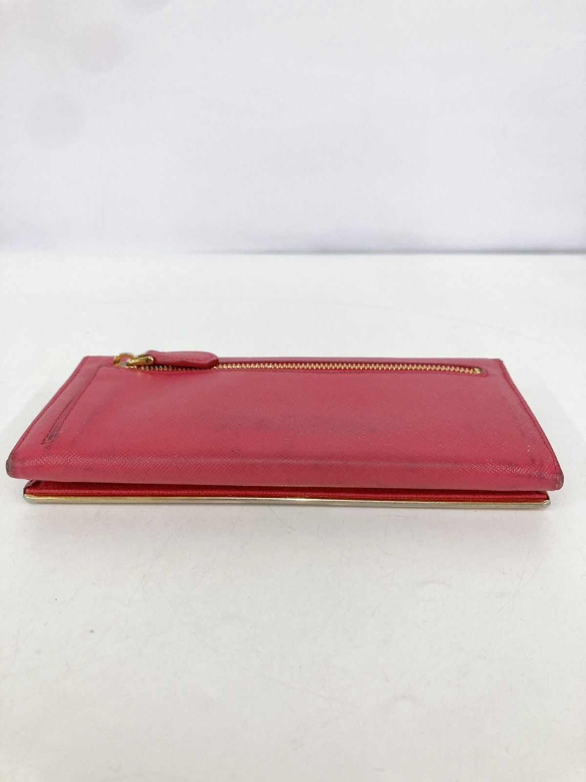 PRADA プラダ