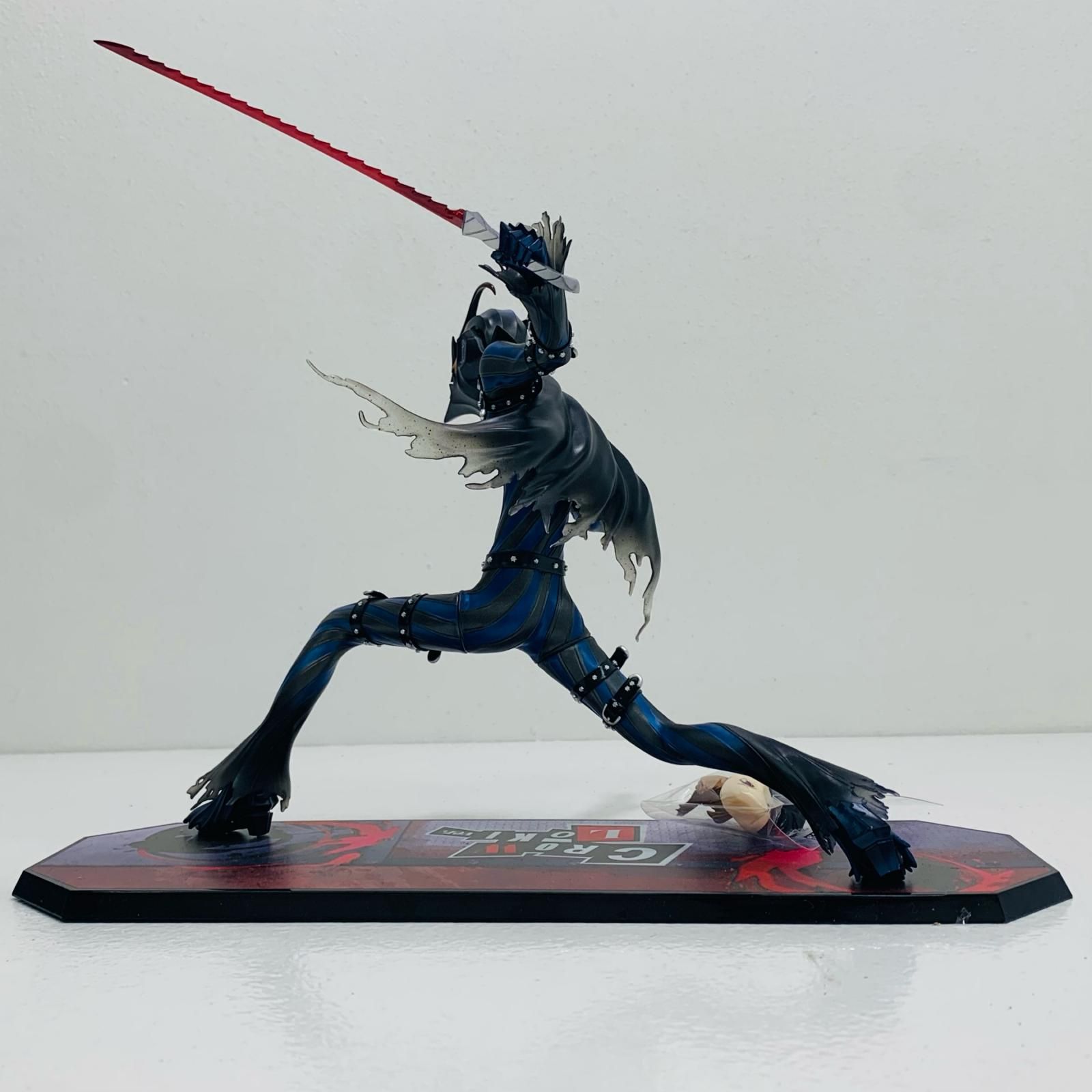 【飾磨店】 中古 'クロウロキver.(明智吾郎)「ペルソナ5ザ・ロイヤル」Lucrea1/7塗装済み完成品プレミアムバンダイ＆アトラスDショップ＆あみあみ限定' フィギュア 【飾磨店】 'クロウロキver.(明智吾郎)「ペルソナ5ザ