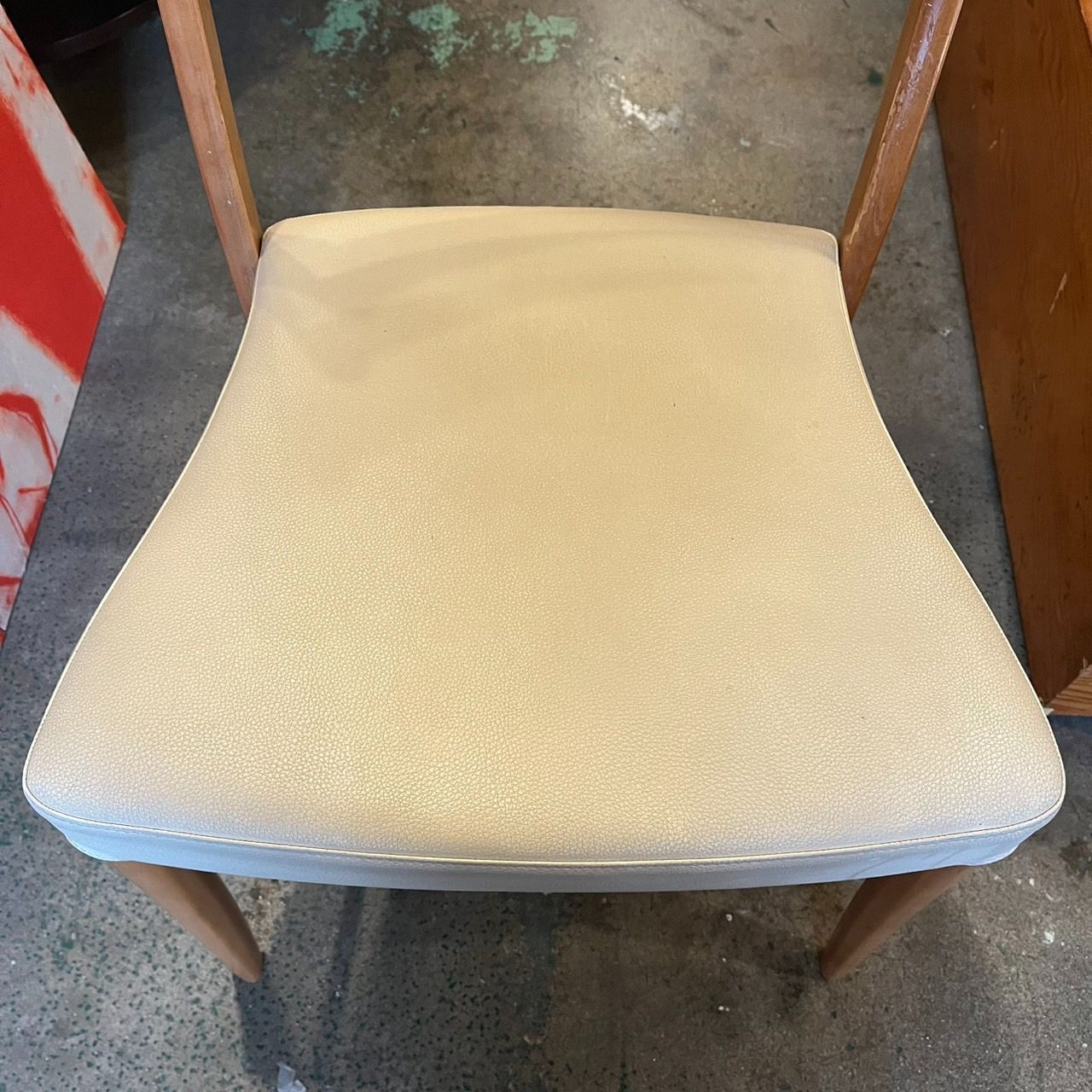 カリモク家具 karimoku カリモク ダイニングチェア 安い 軽量チェア