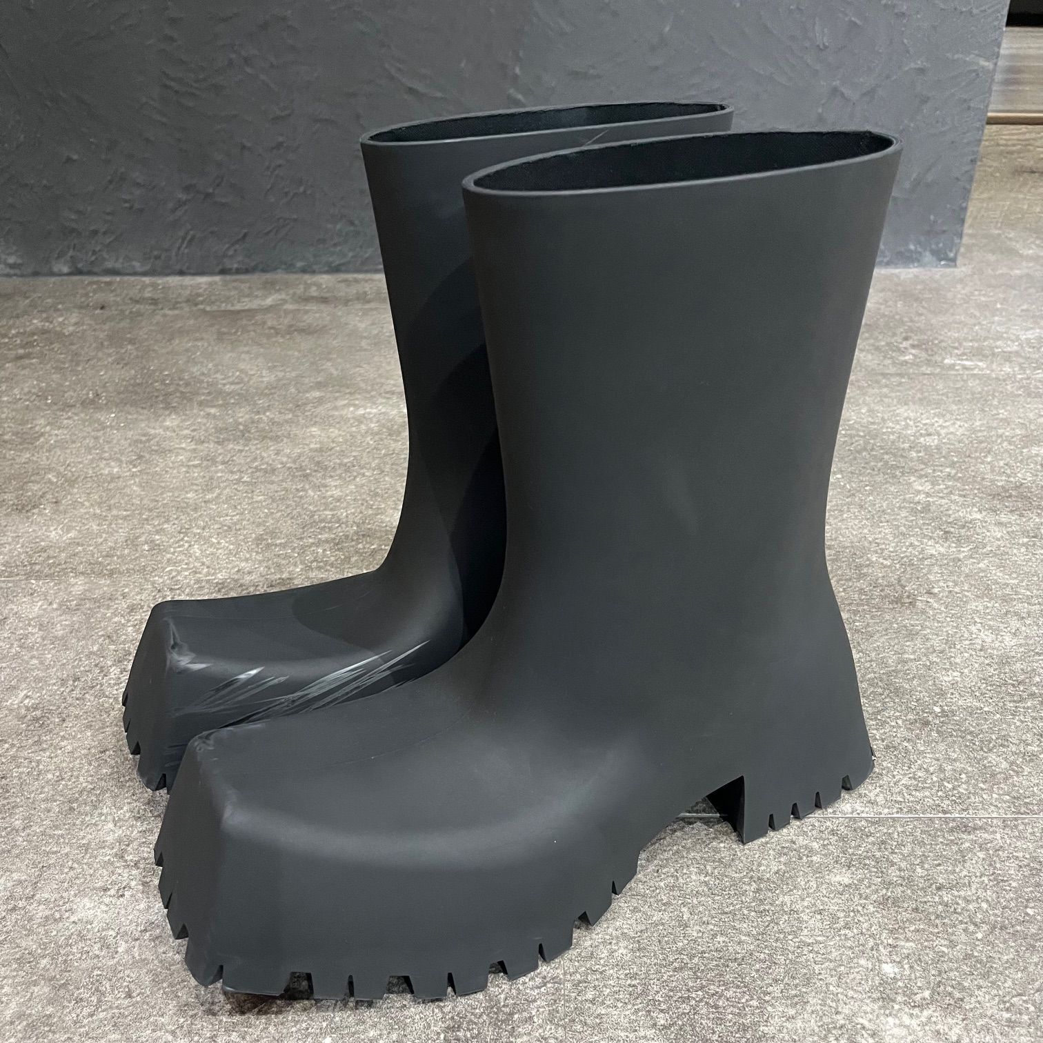 バレンシアガ TROOPER RUBBER BOOT 680660 トルーパーラバーブーツ