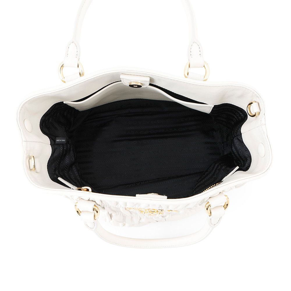 PRADA ホワイトレザーショルダーバッグ　ギャザーレザー　1BA172 白 プラダ ハンドバッグ ギャザー レザー 1BA172 PRADA 2way 白 - メルカリ