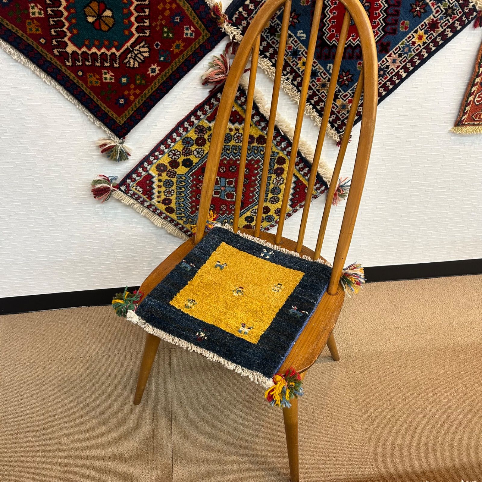 ギャッベ】イラン産 手織りカーペット 33×33cm インテリアラグ