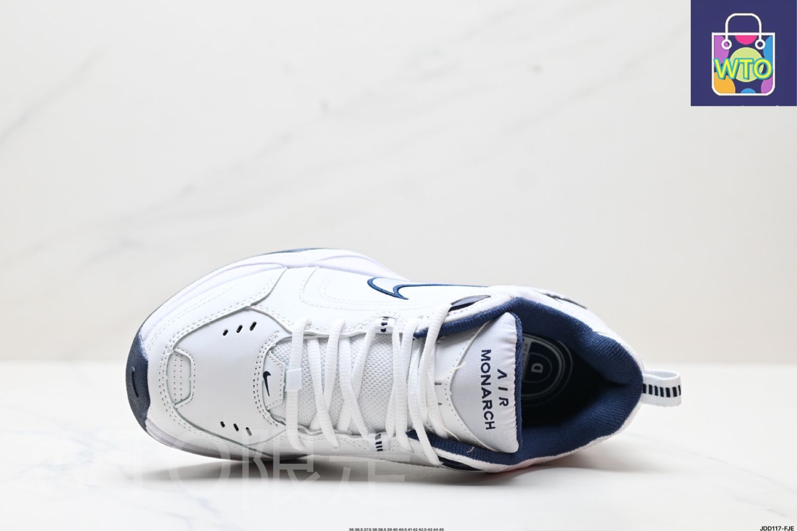 Nike Air Monarch IV（ナイキ エア モナーク IV） 皮革製 日常に