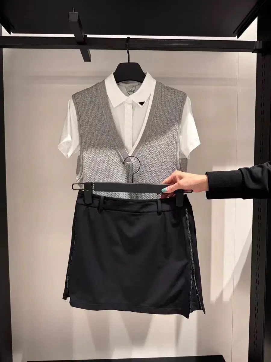 一覧爆安！ レディースゴルフウェア PXG ニット ベスト 2 ヨサン 002 品質保証で 、高速配送！