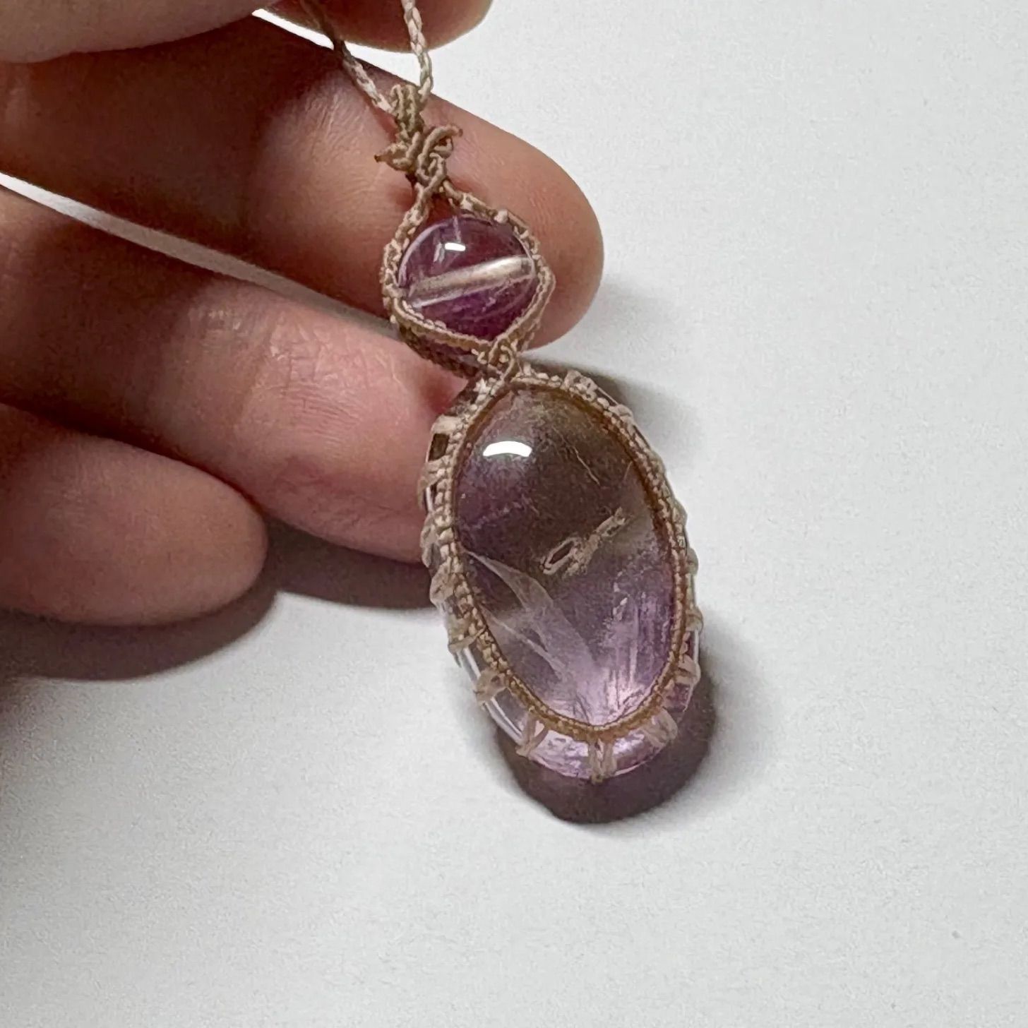 アメトリン・アメジストのマクラメネックレス アメトリンのマクラメネックレス ベラクルスアメジスト」と