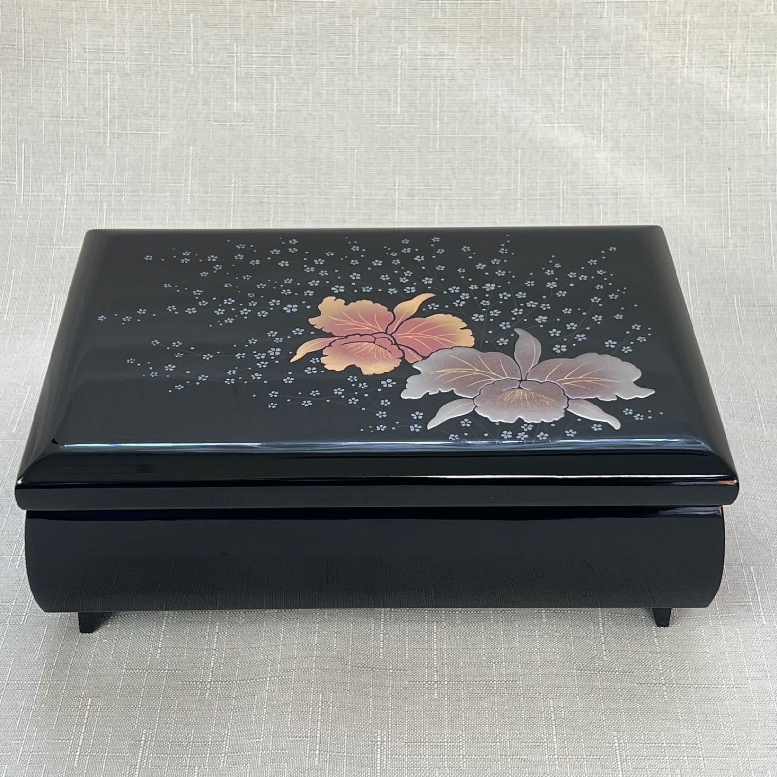 SANKYO サンキョー　オルゴール　会津塗宝石箱　新品 18弁・23弁・30弁】会津塗 宝石箱（S）朱 オルゴール ｜株式会社